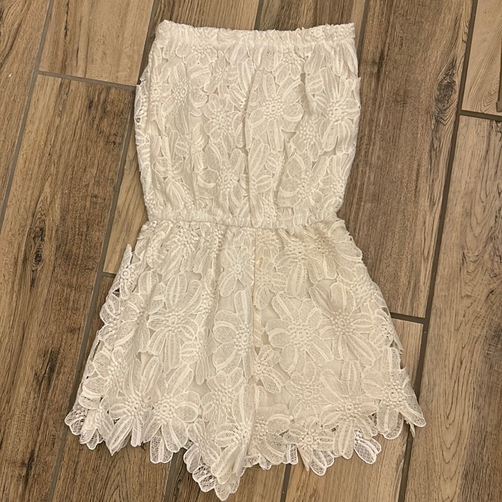 Shorts romper, floral lace, sleeveless